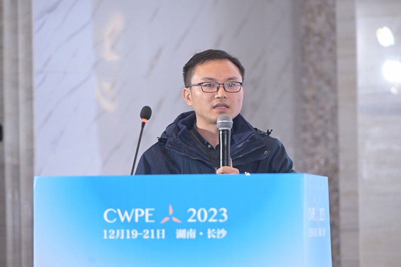中車株洲電力機車研究所有限公司風電事業(yè)部技術(shù)中心副主任劉紅文發(fā)表《主控系統(tǒng)國產(chǎn)化研發(fā)之路》演講