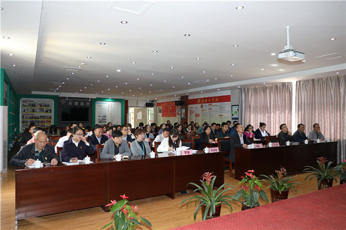 西藏阜康醫(yī)療黨委積極開(kāi)展“不忘初心、牢記使命”主題教育和“不忘合作初心，繼續(xù)攜手前進(jìn)”主題教育