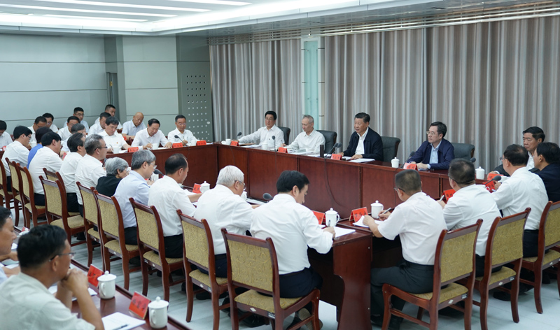 8月19日至22日，中共中央總書(shū)記、國(guó)家主席、中央軍委主席習(xí)近平在甘肅考察。這是19日下午，習(xí)近平在敦煌研究院同有關(guān)專家、學(xué)者和文化單位代表座談并發(fā)表重要講話。